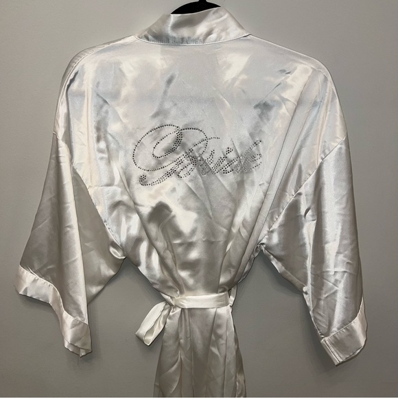 Bride Robe - Picture 4 of 6